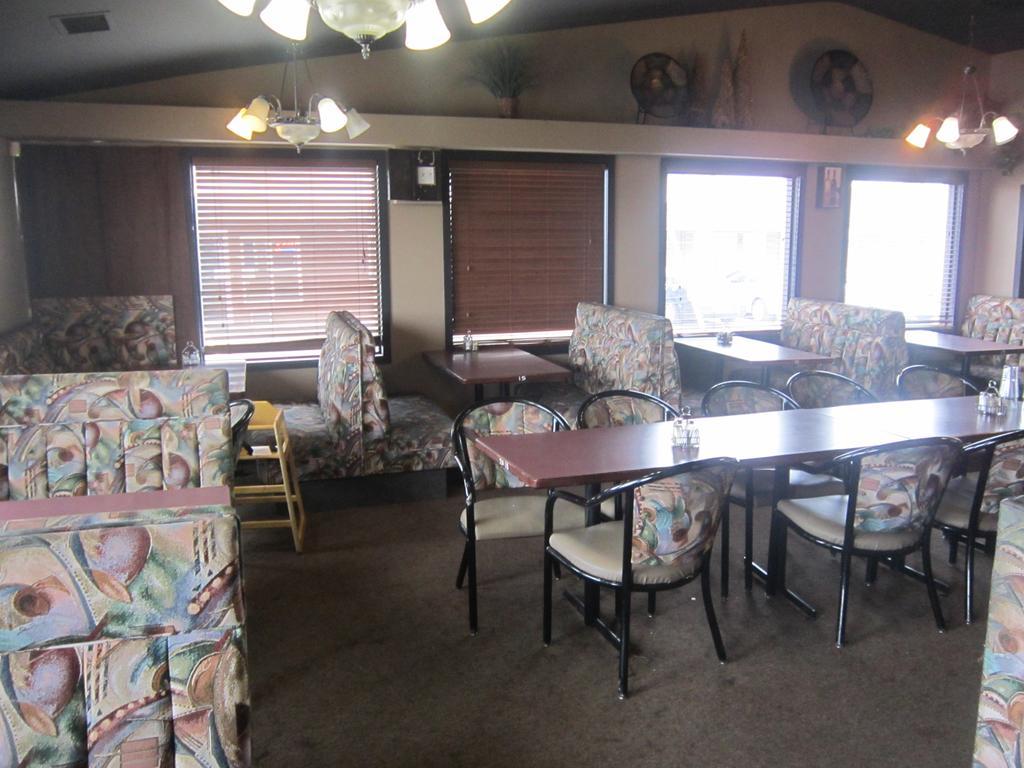 Battlefords Inn North Battleford Dış mekan fotoğraf