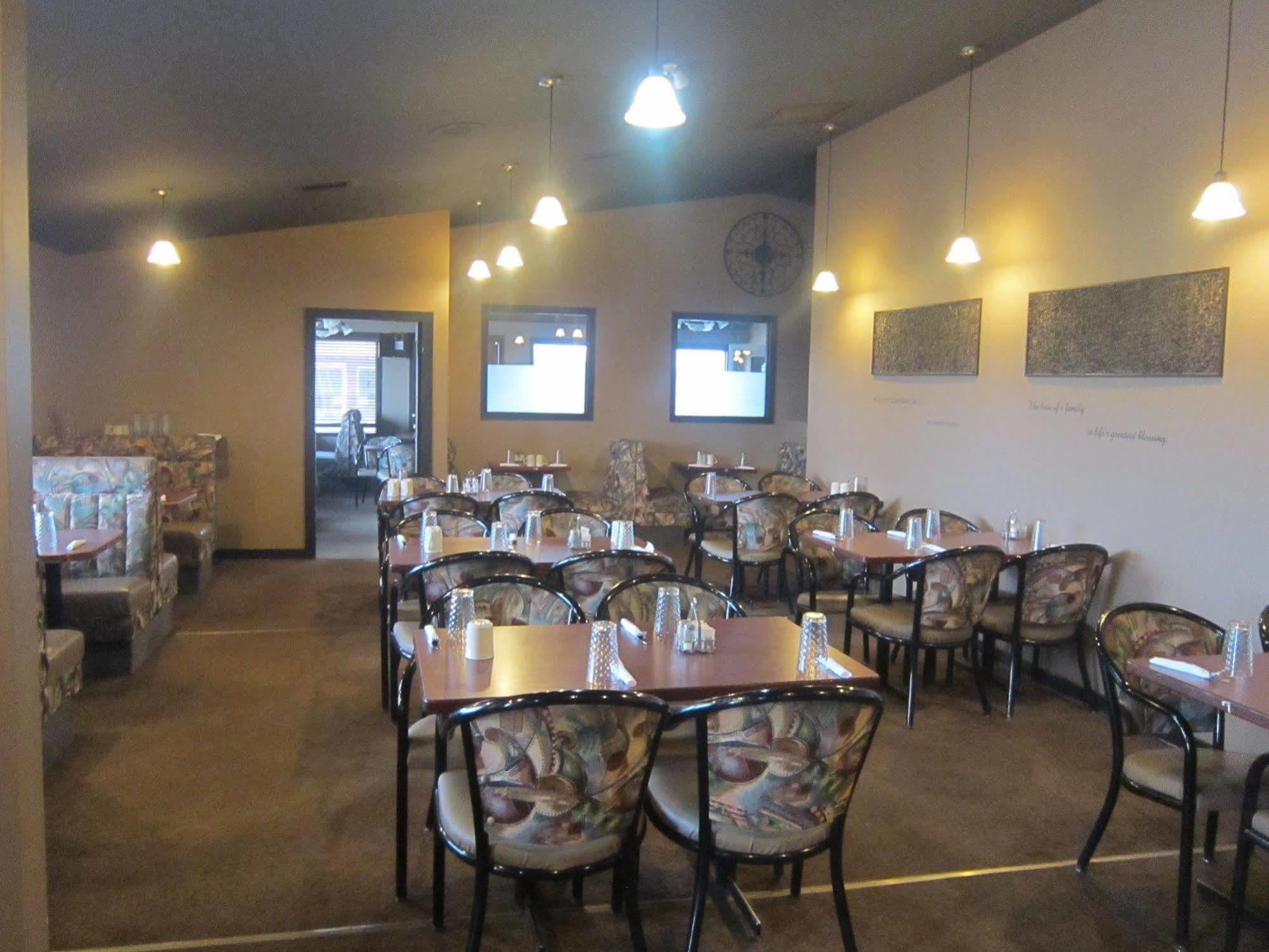 Battlefords Inn North Battleford Dış mekan fotoğraf