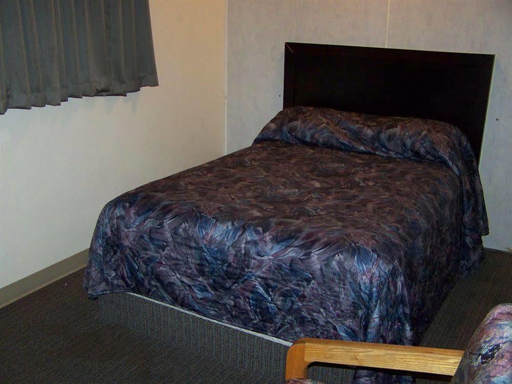 Battlefords Inn North Battleford Dış mekan fotoğraf