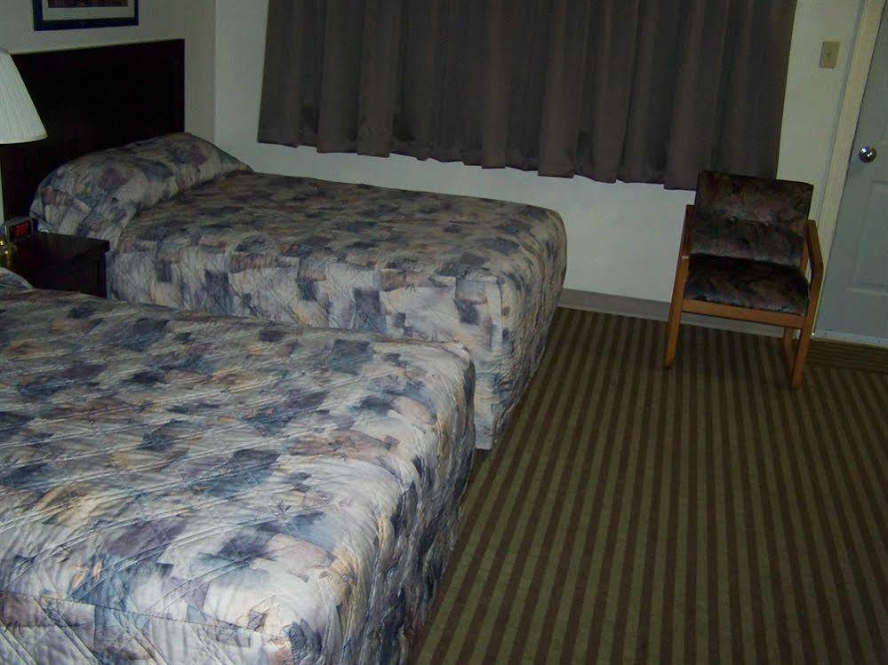 Battlefords Inn North Battleford Dış mekan fotoğraf